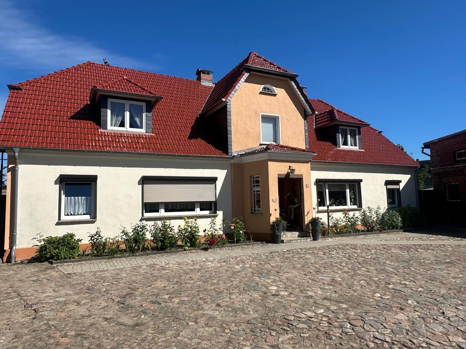 Althaussanierung mit zusätzlichem Einbau von Gauben
